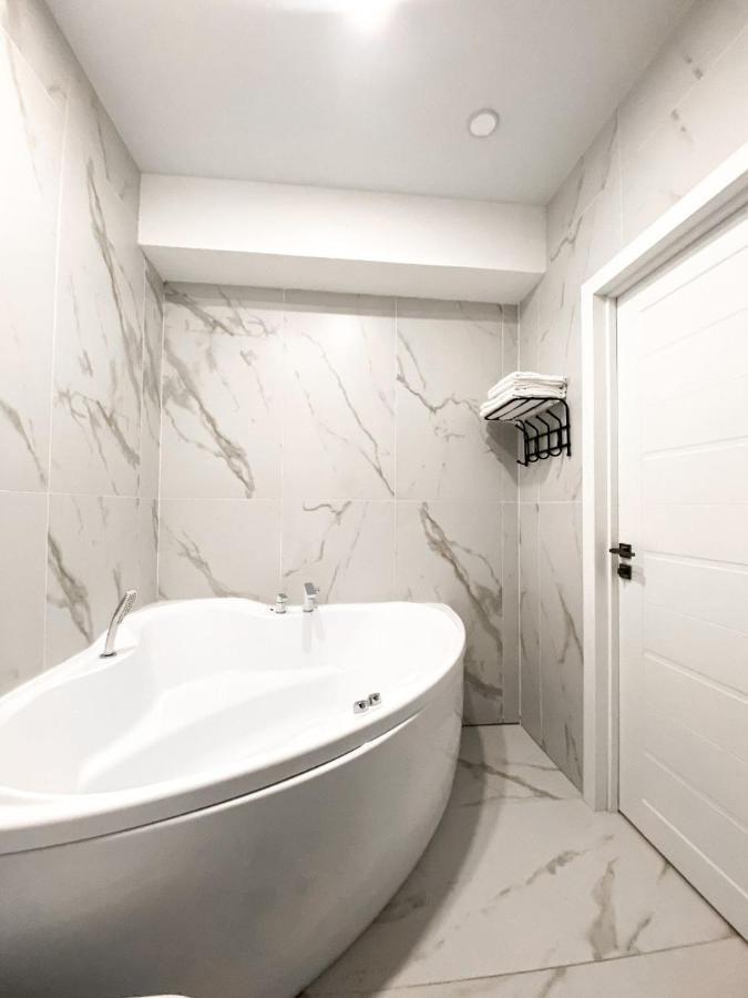 Central City Apartments Ust-Kamenogorsk ภายนอก รูปภาพ